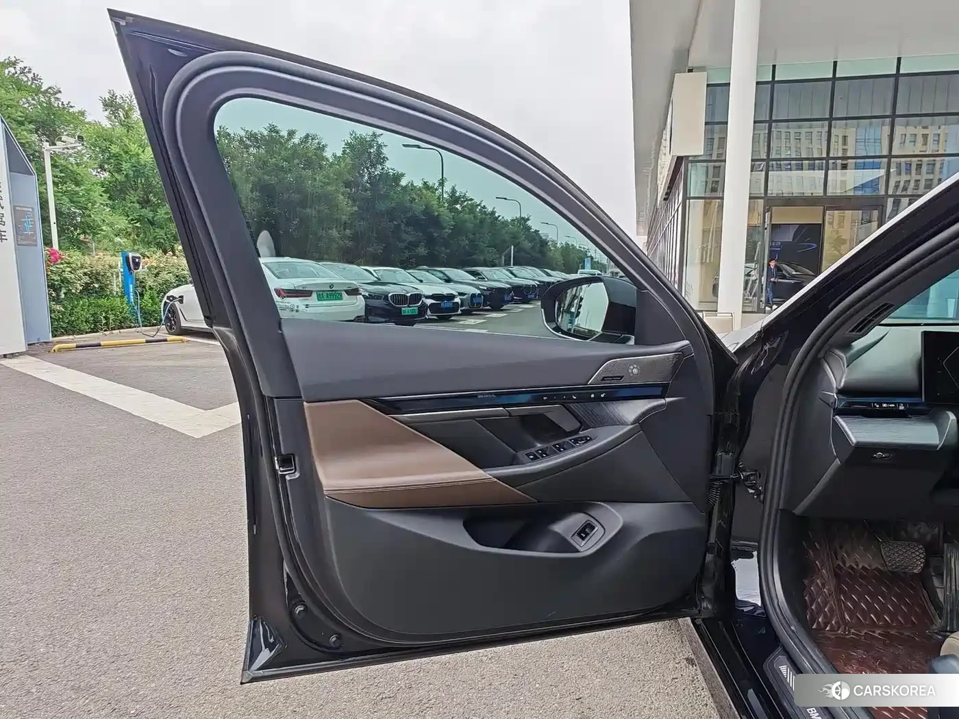 BMW 5 series 2025 Черный из Китая, фото 4