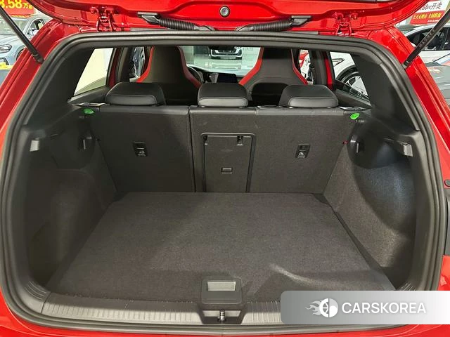 Volkswagen Golf GTI 2022 Красный из Китая, фото 4
