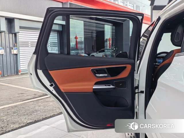 Mercedes-Benz GLC 2024 Белый из Китая, фото 4
