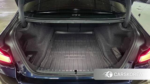 BMW 5 Series (G30) 2022 Черный из Кореи, фото 4