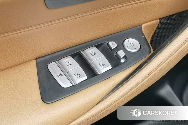 BMW 5 series 2019 Темно-серый из Китая, фото 4