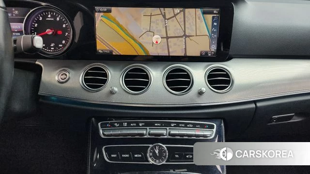 Mercedes-Benz E-Class W213 2019 Белый из Кореи, фото 4