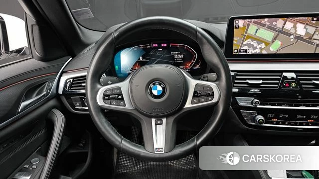 BMW 5 Series (G30) 2022 Белый из Кореи, фото 4