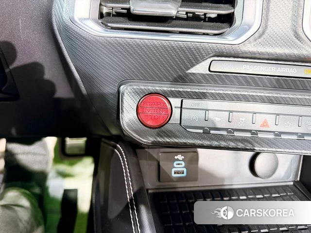 Ford Mustang 7th Generation 2024 Черный из Кореи, фото 4