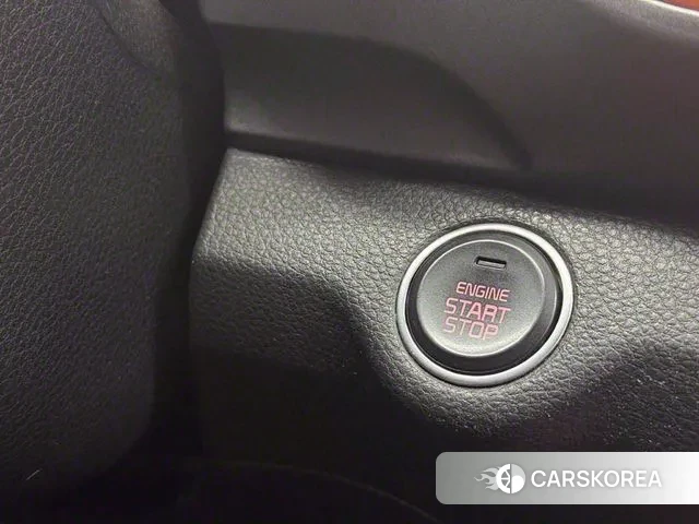 Kia Stonic 2018 Белый из Кореи, фото 4