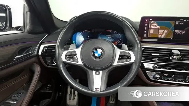 BMW 5 Series (G30) 2021 Белый из Кореи, фото 4