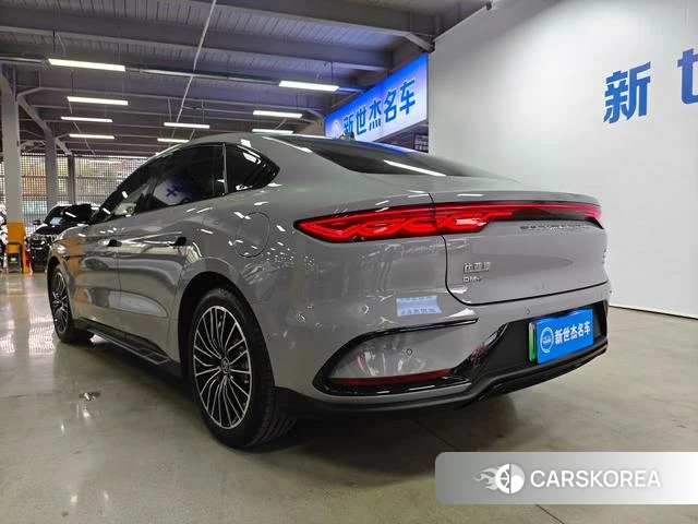 BYD Han DM 2025 Серебристо-серый из Китая, фото 4