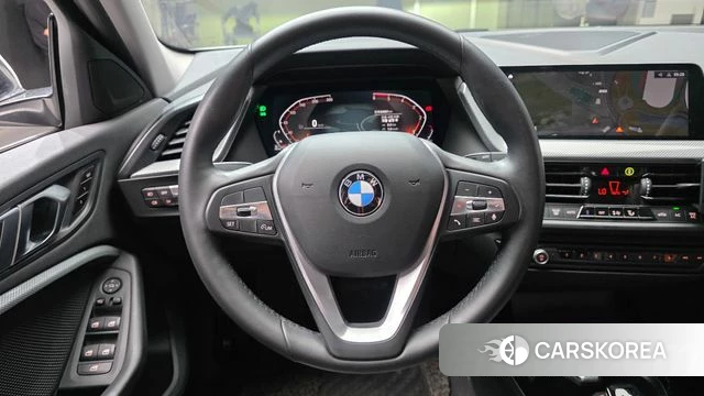 BMW 1 Series (F40) 2021 Белый из Кореи, фото 4
