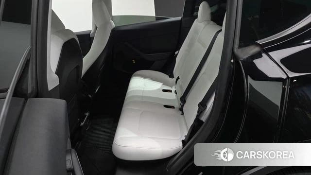 Tesla Model Y 2023 Черный из Кореи, фото 4