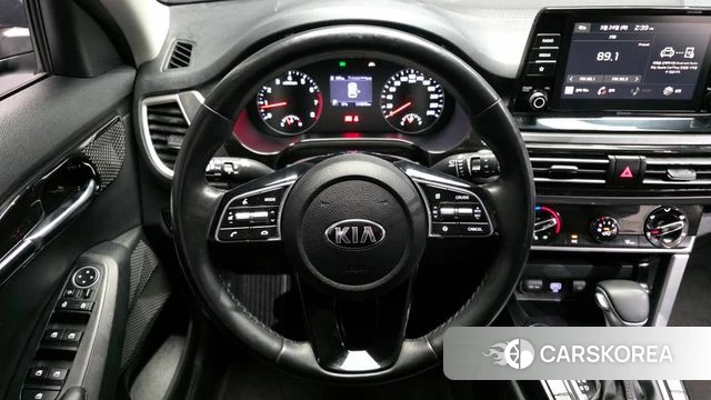 Kia Seltos 2021 Черный из Кореи, фото 4