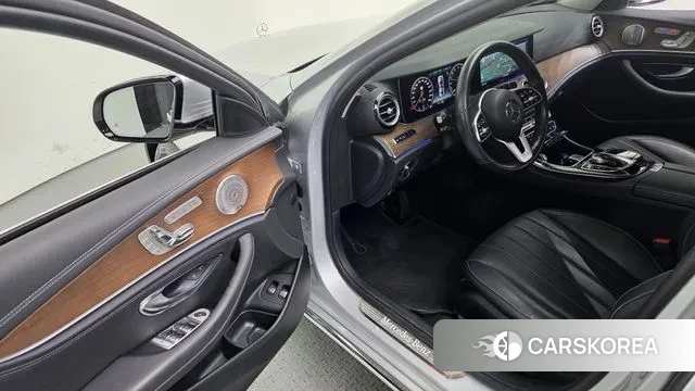 Mercedes-Benz E-Class W213 2020 Серебряный из Кореи, фото 4