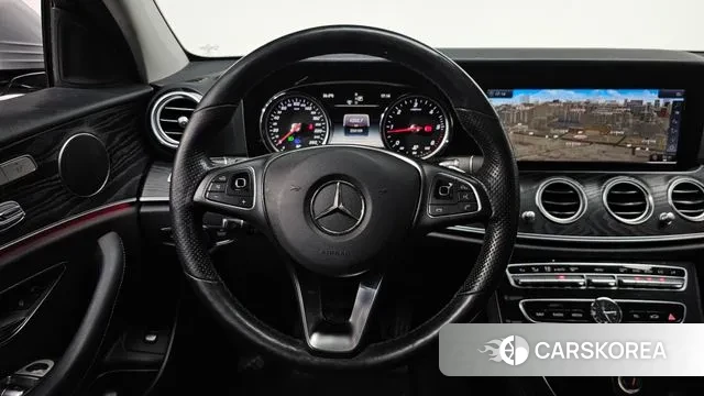 Mercedes-Benz E-Class W213 2018 Серебристо-серый из Кореи, фото 4