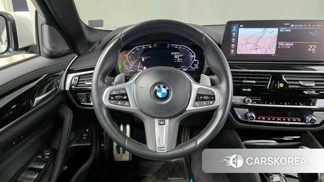 BMW 5 Series (G30) 2021 Белый из Кореи, фото 4