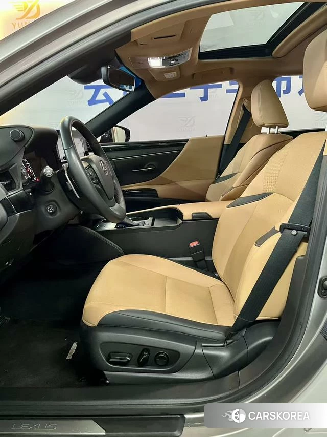 Lexus ES 2023 Серебристо-серый из Китая, фото 4