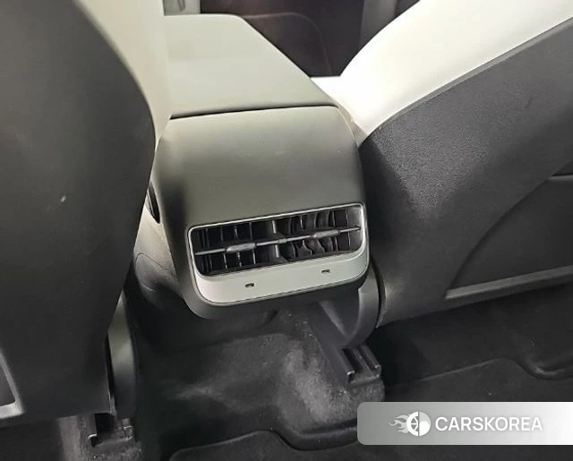 Tesla Model Y 2023 Белый из Кореи, фото 4