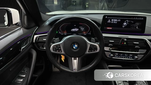 BMW 5 Series (G30) 2022 Белый из Кореи, фото 4