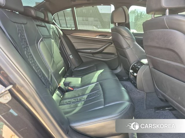 BMW 5 Series (G30) 2018 Серый из Кореи, фото 4