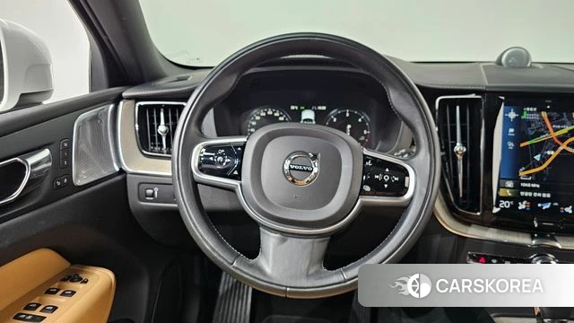Volvo XC60 second Generation 2018 Белый из Кореи, фото 4