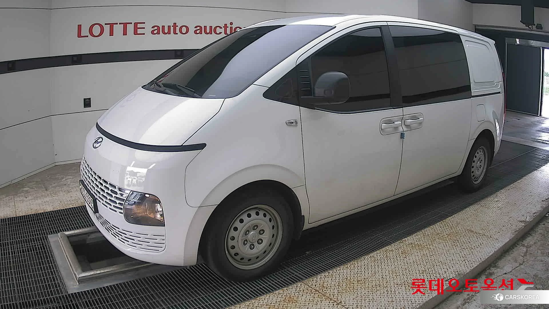 Hyundai Staria 2023 Белый из Кореи, фото 4