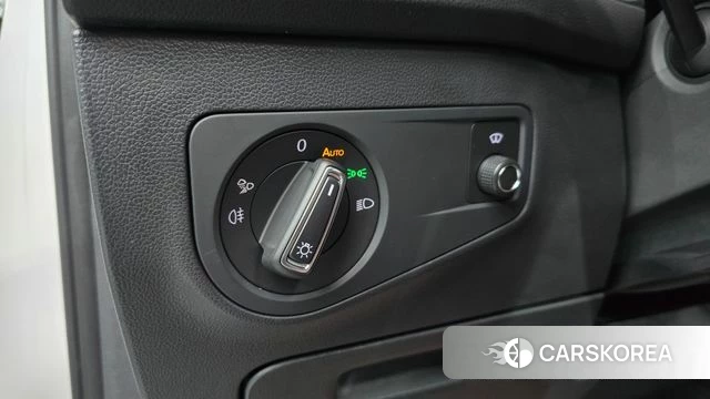 Volkswagen Tiguan Allspace 2023 Белый из Кореи, фото 4