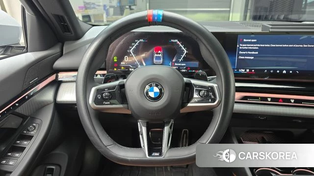 BMW 5 Series (G60) 2025 Светло-серебряный цвет из Кореи, фото 4