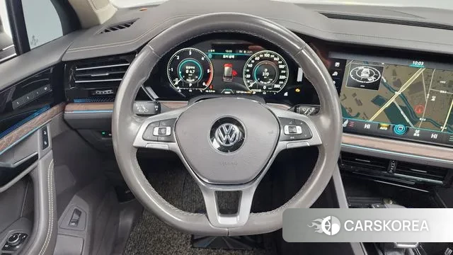 Volkswagen Touareg 3rd generation 2020 Черный из Кореи, фото 4