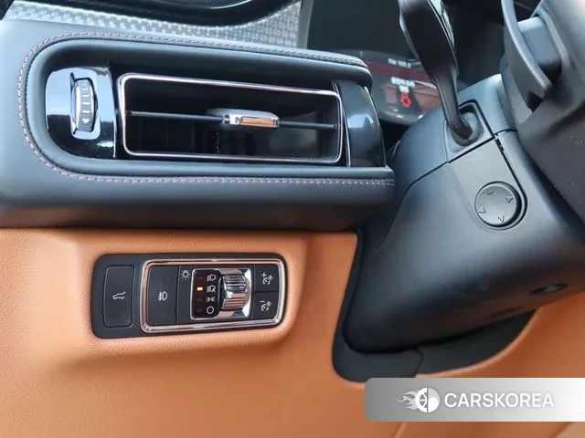 Lincoln Aviator 2nd generation 2021 Белый из Кореи, фото 4