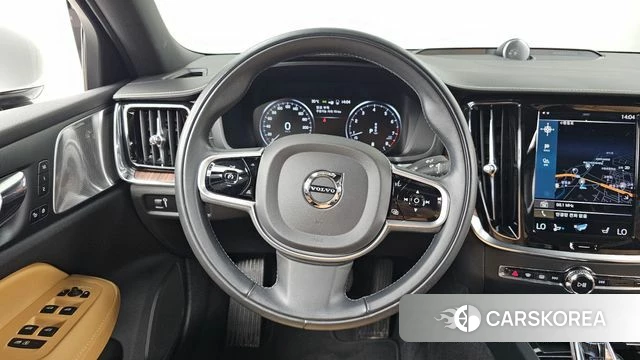 Volvo S60 3rd generation 2021 Белый из Кореи, фото 4