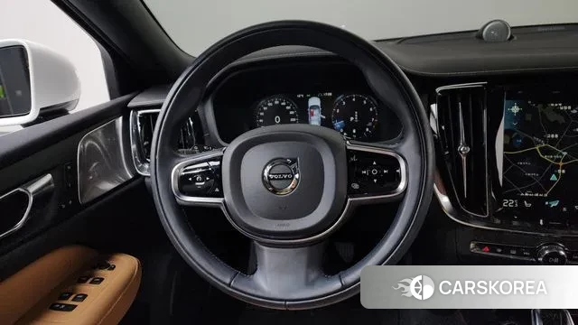 Volvo S60 3rd generation 2021 Белый из Кореи, фото 4