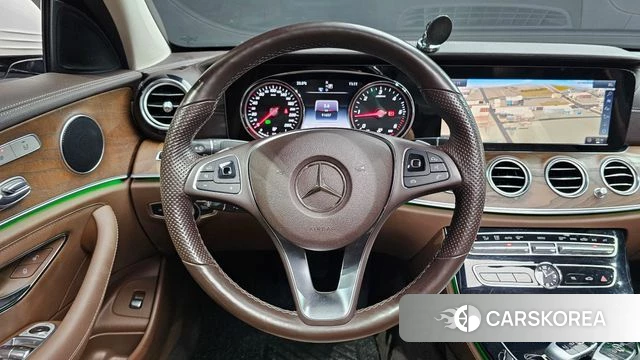Mercedes-Benz E-Class W213 2018 Белый из Кореи, фото 4