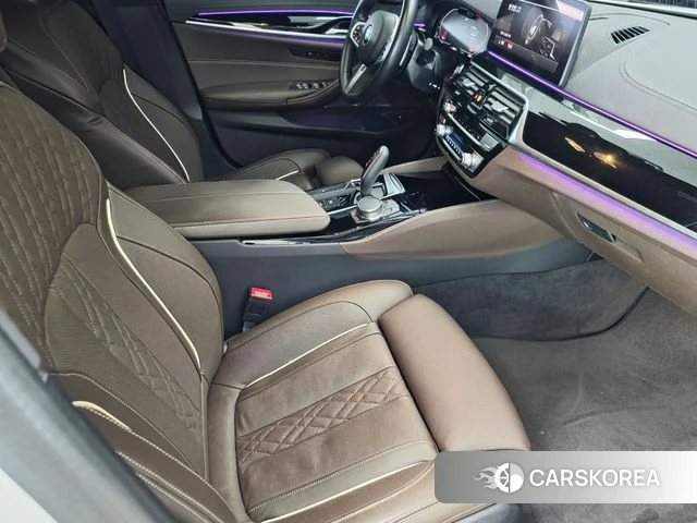 BMW 5 Series (G30) 2022 Белый из Кореи, фото 4