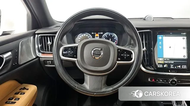 Volvo S60 3rd generation 2021 Белый из Кореи, фото 4