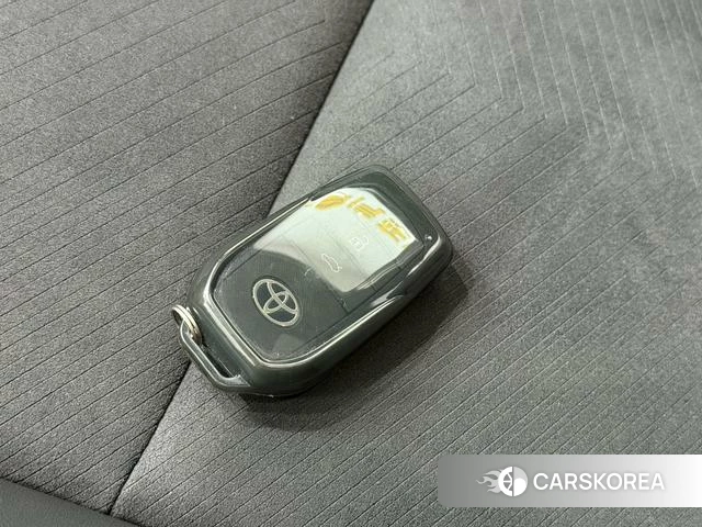 Toyota Camry 2025 Белый из Китая, фото 4
