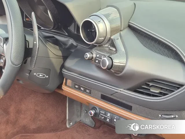 Ferrari F8 Spider 2021 Серый из Кореи, фото 4