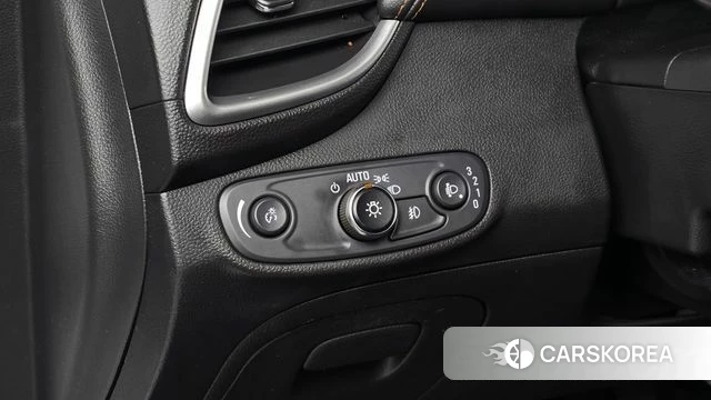 Chevrolet (GM Daewoo) The New Trax 2022 Белый из Кореи, фото 4