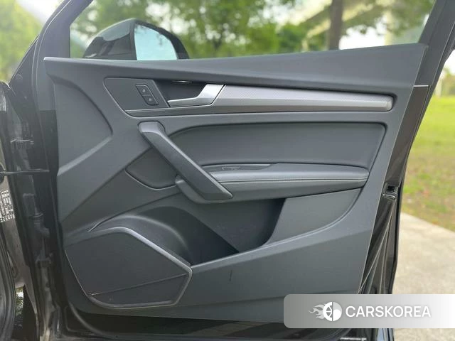 Audi Q5L 2023 Черный из Китая, фото 4