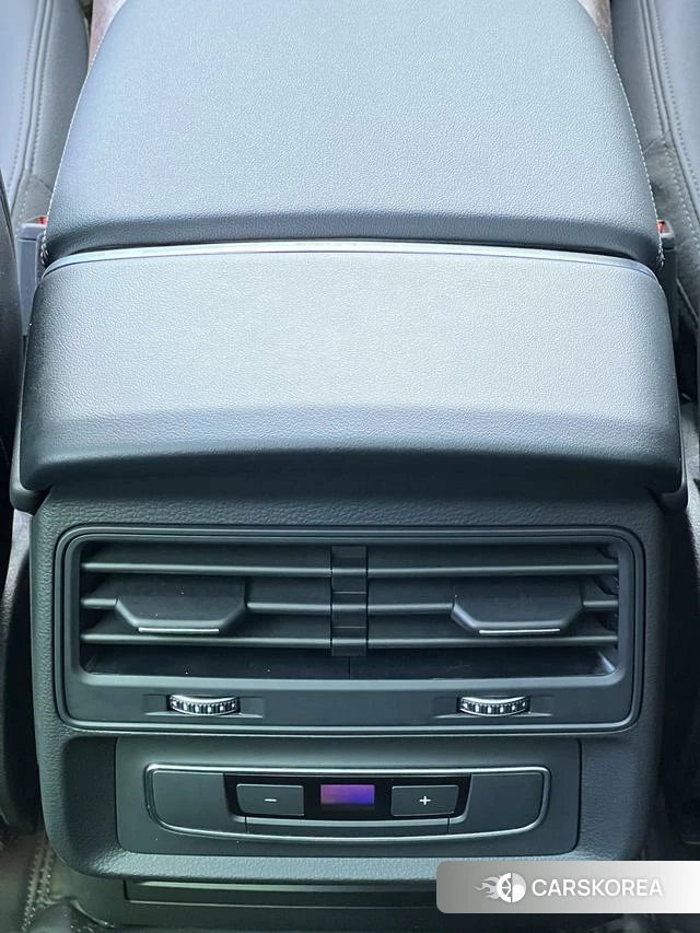 Audi Q7 2023 Черный из Китая, фото 4