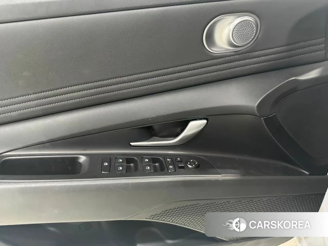 Hyundai The New Avante (CN7) 2024 Белый из Кореи, фото 4