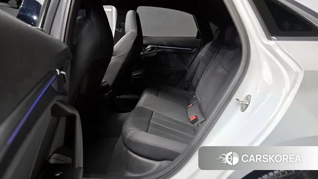 Audi A3 (8Y) 2023 Белый из Кореи, фото 4