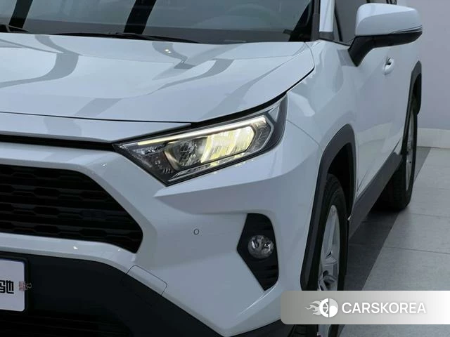 Toyota RAV4 Rongfang 2022 Белый из Китая, фото 4
