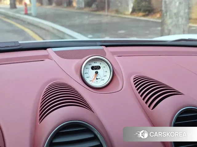 Porsche 718 Boxster 2024 Серебристо-серый из Кореи, фото 4