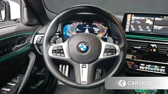 BMW 5 Series (G30) 2023 Белый из Кореи, фото 4