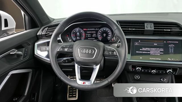 Audi Q3 (F3) 2023 Белый из Кореи, фото 4