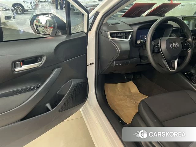 Toyota Corolla 2023 Белый из Китая, фото 4