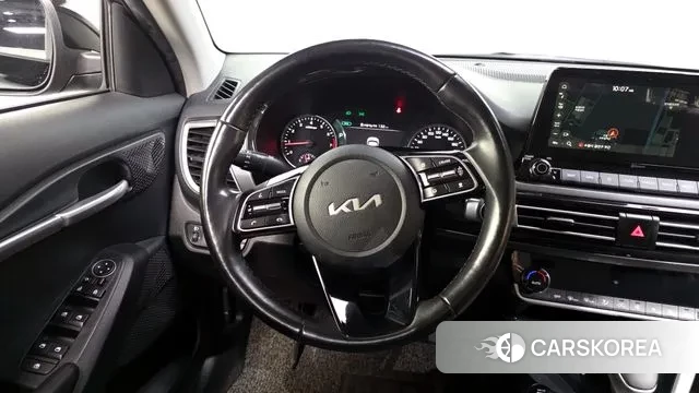 Kia Seltos 2022 Черный из Кореи, фото 4