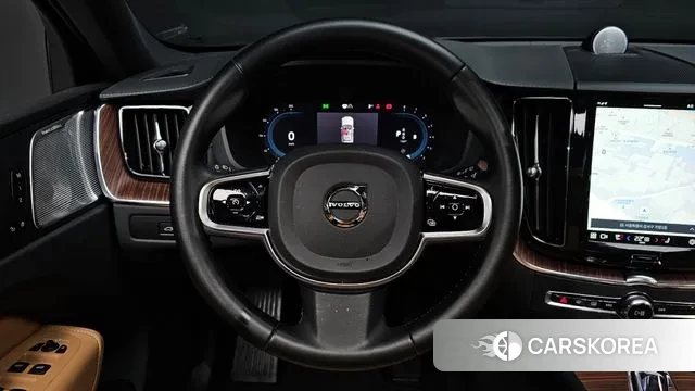 Volvo XC60 second Generation 2023 Серебристо-серый из Кореи, фото 4