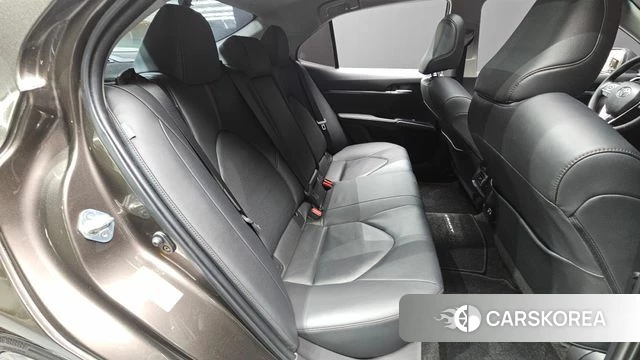 Toyota Camry (XV70) 2018 Песочный из Кореи, фото 3