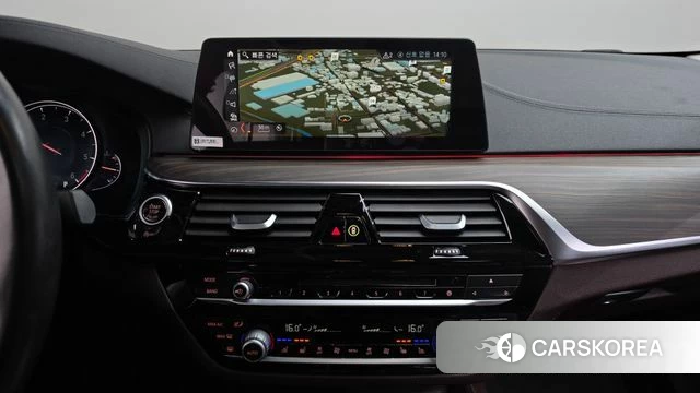 BMW 5 Series (G30) 2018 Черный из Кореи, фото 4
