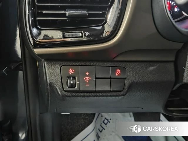 Kia Stonic 2018 Синий из Кореи, фото 4