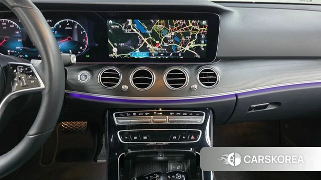 Mercedes-Benz E-Class W213 2023 Белый из Кореи, фото 4